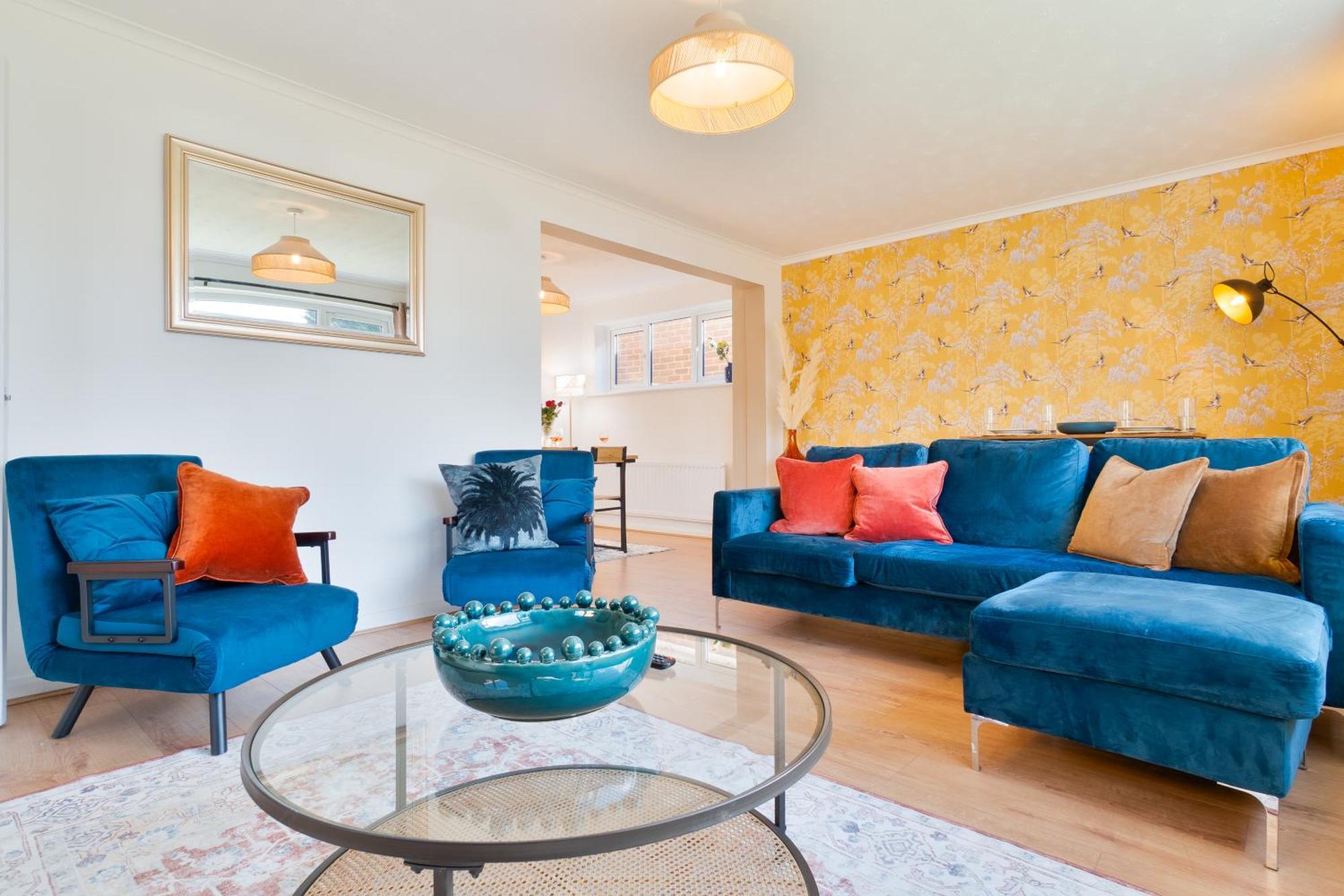 Stylish 4 Bedroom Spacious Retreat With Parking - Sleeps 10 - Families & Contractors Canterbury Exterior foto